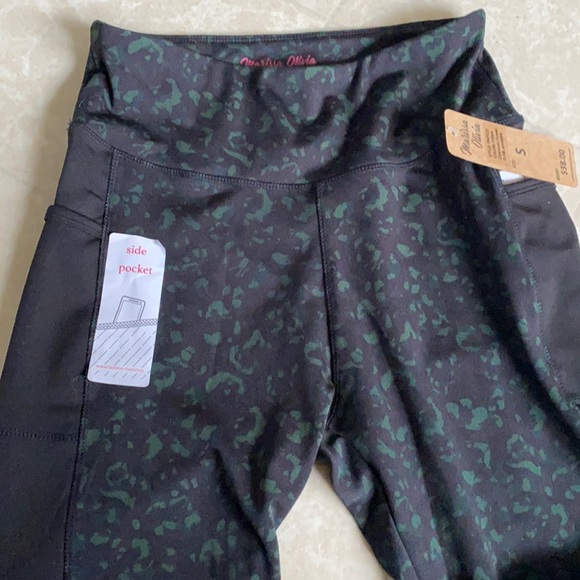 NWT Active Bottom / Leggings - Picture 3 of 6